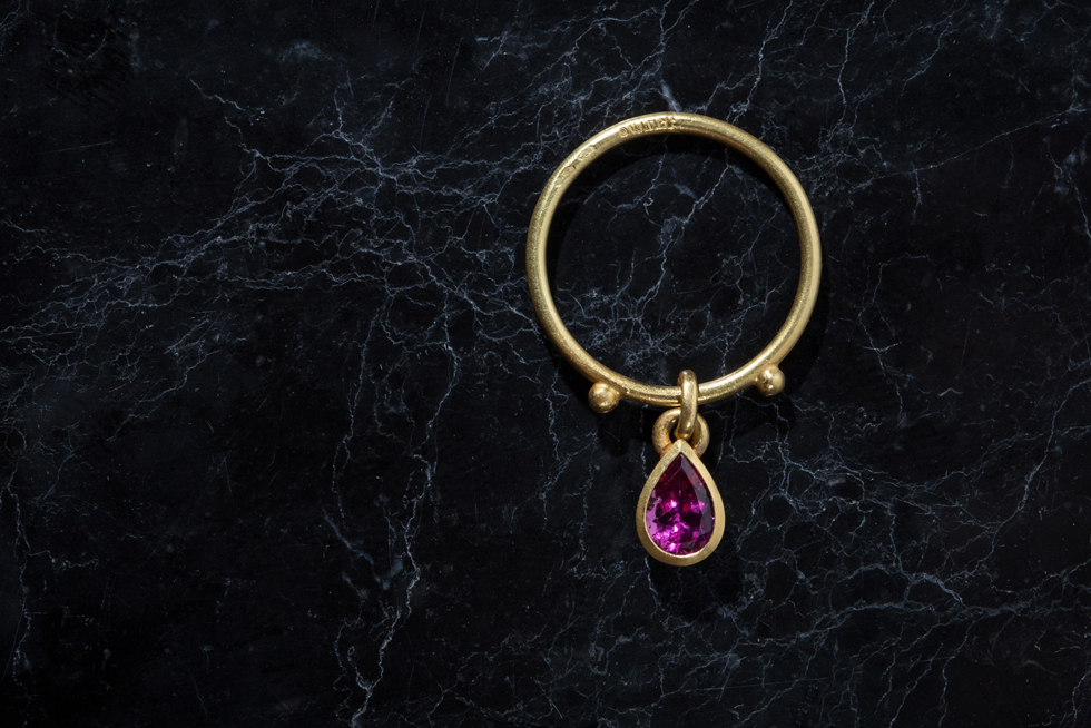 Gold ring with a pink tourmaline — Yves Gratas