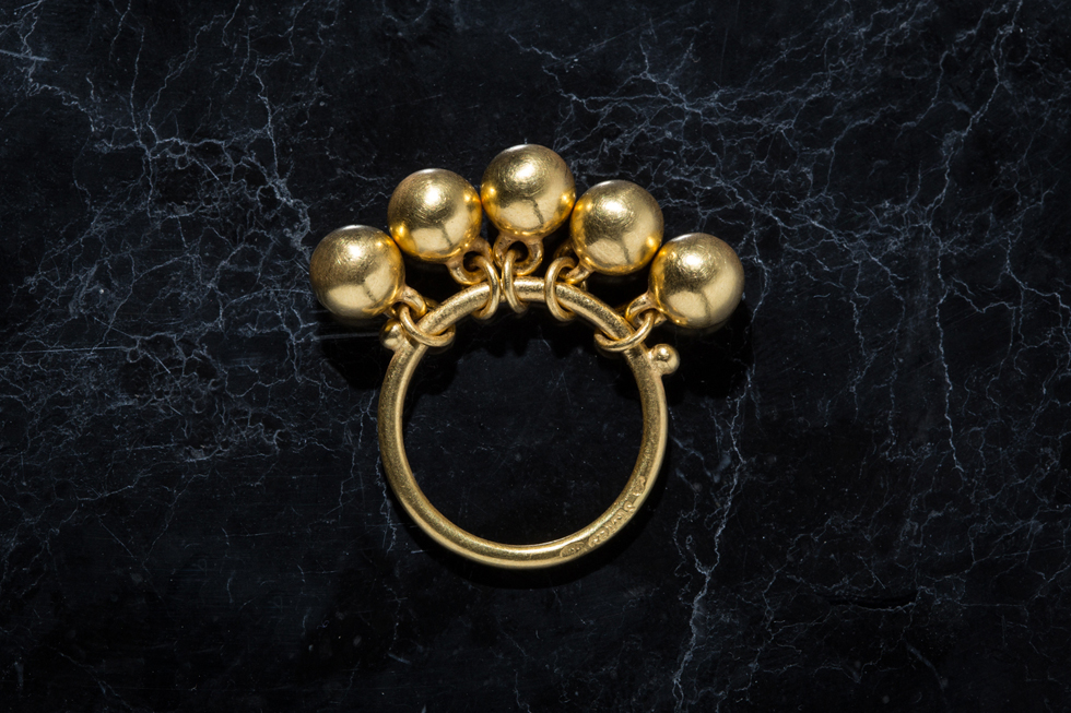 Gold ring with balls — Yves Gratas