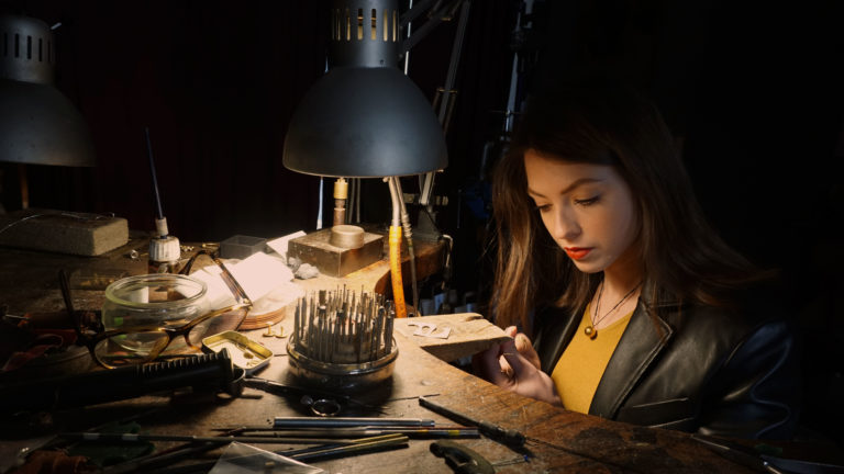 Yves Gratas Héritage artisan bijoutier paris marais 11ème métier d'art savoir-faire fait main or 18 carats pierre précieuse Charlotte Courault Anne Viel Brnak sur mesure