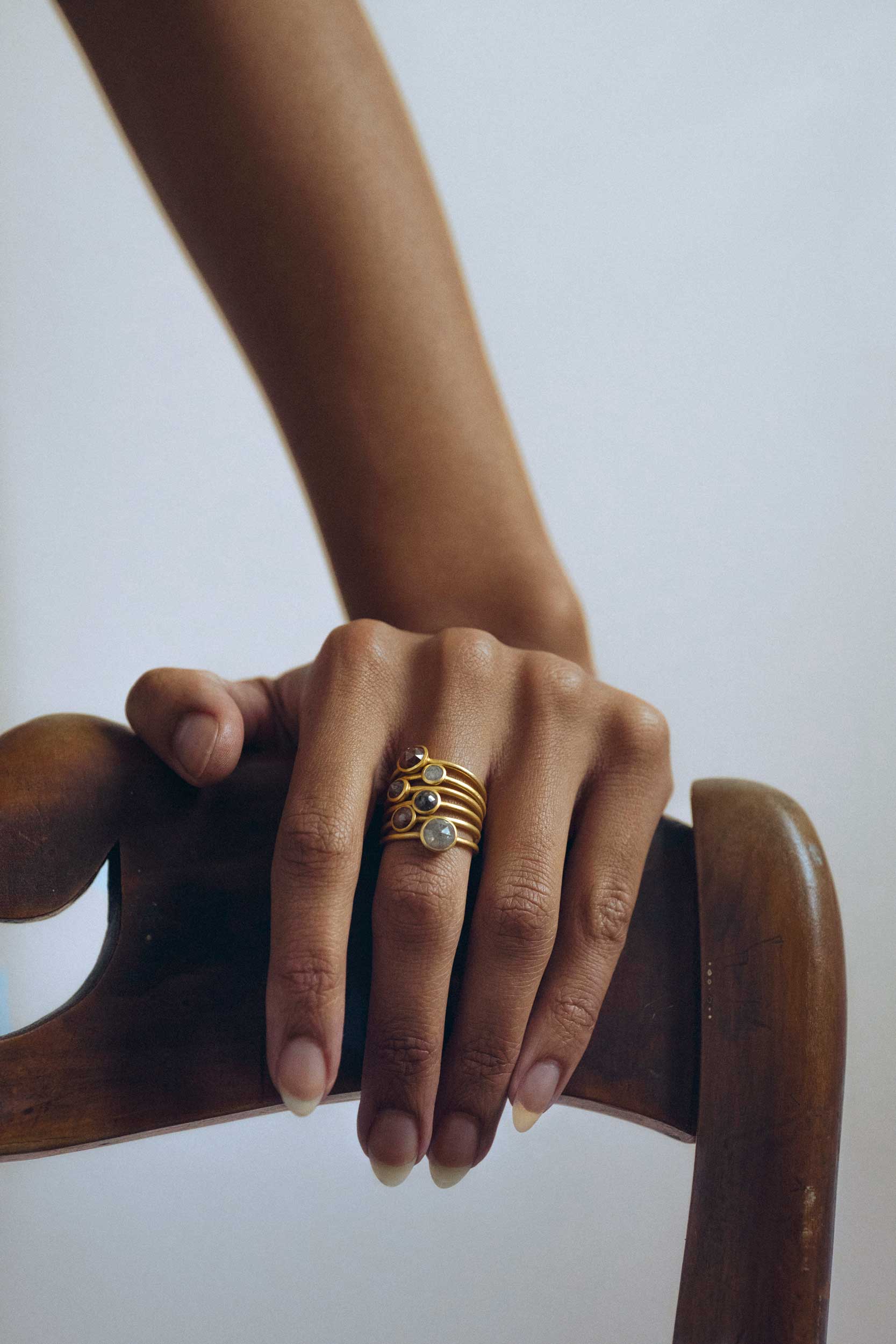 Yves Gratas Héritage artisan bijoutier paris marais 11ème métier d'art savoir-faire fait main or 18 carats pierre précieuse Charlotte Courault Anne Viel Brnak sur mesure bague diamant rosecut Annabelle Foucher