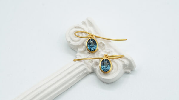 Yves Gratas Héritage artisan bijoutier paris marais 11ème métier d'art savoir-faire fait main or 18 carats pierre précieuse Charlotte Courault Anne Viel Brnak sur mesure boucle d'oreilles topaze tourmaline grenat améthyste citrine aigue-marine bijoux antique