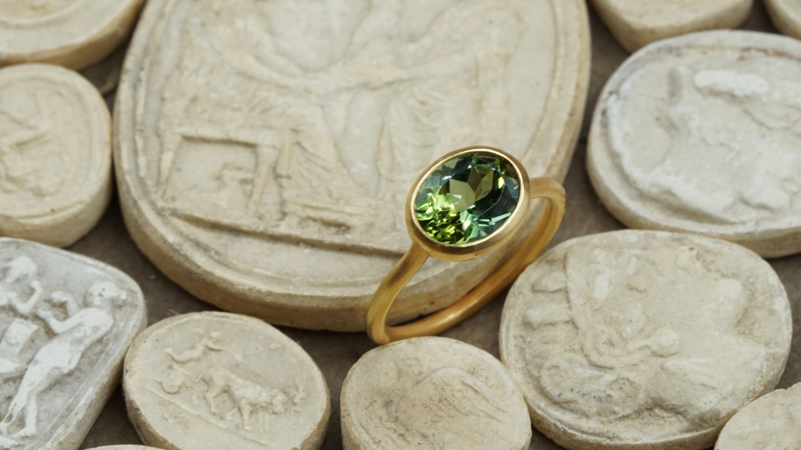 294 tourmaline verte corps en lyre bague