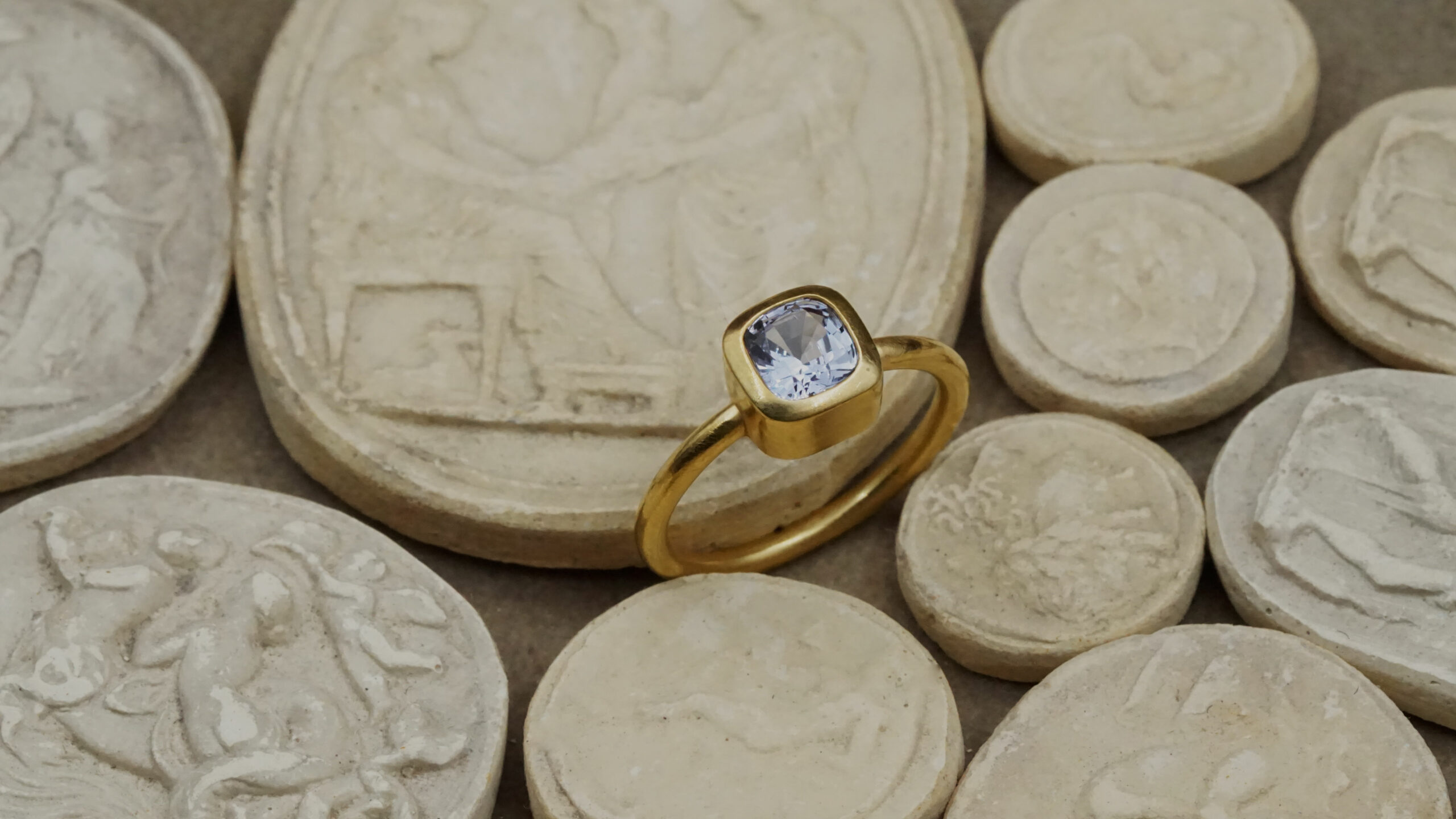 saphir lilas bague coussin